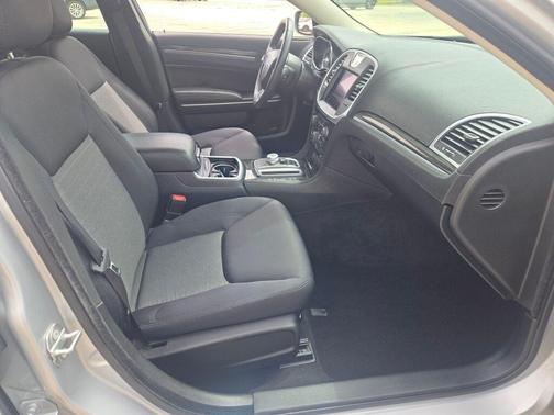 Silver Mist Clearcoat 2021 Chrysler 300 Touring