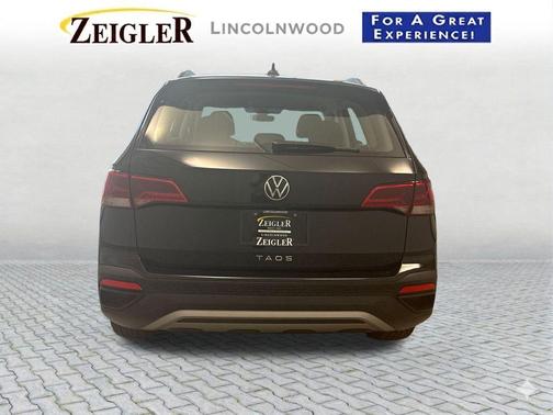 Deep Black Pearl 2024 Volkswagen Taos 1.5T S