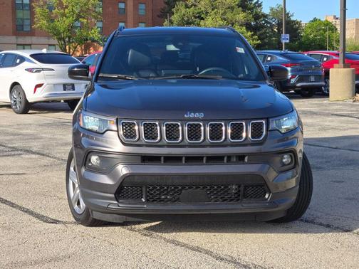 Baltic Gray Metallic Clearcoat 2024 Jeep Compass Latitude