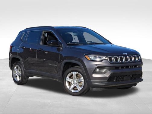 Baltic Gray Metallic Clearcoat 2024 Jeep Compass Latitude