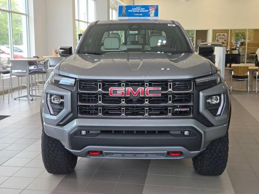 2025 GMC Canyon Base