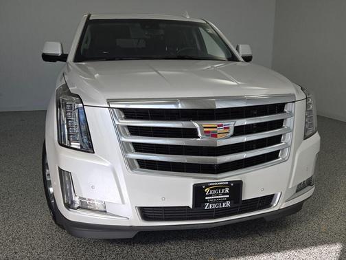 2017 Cadillac Escalade ESV Luxury
