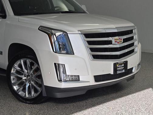 2017 Cadillac Escalade ESV Luxury