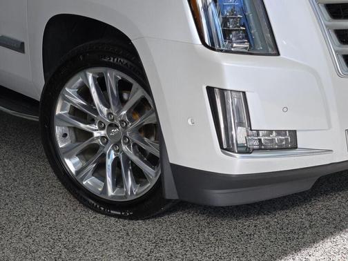 2017 Cadillac Escalade ESV Luxury