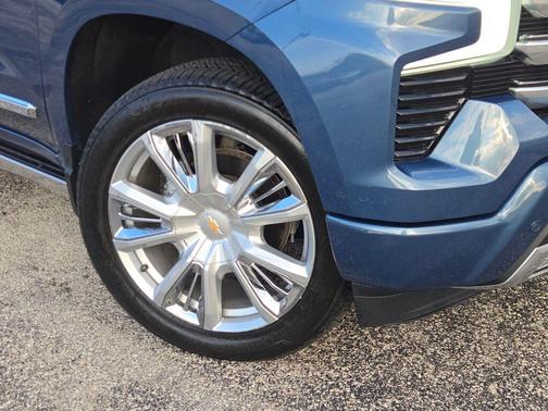 Lakeshore Blue Metallic 2024 Chevrolet Silverado 1500 High Country