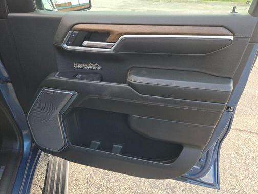 Lakeshore Blue Metallic 2024 Chevrolet Silverado 1500 High Country