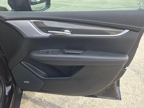 Stellar Black Metallic 2021 Cadillac XT5 Sport