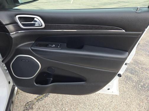 Bright White Clearcoat 2018 Jeep Grand Cherokee Summit