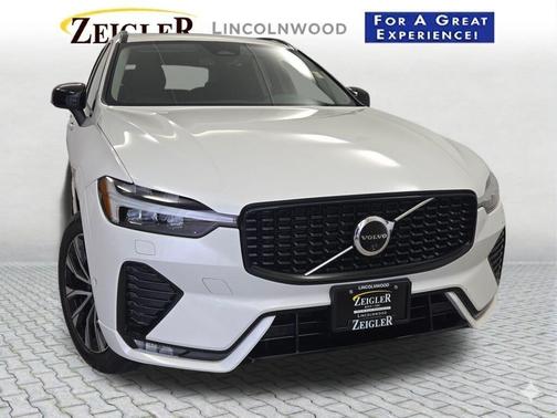 Crystal White Metallic 2025 Volvo XC60 B5 Plus