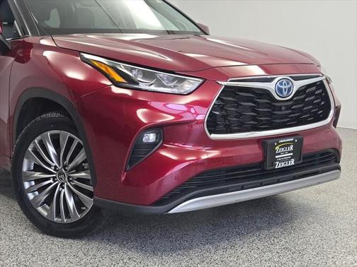 2021 Toyota Highlander Hybrid Platinum