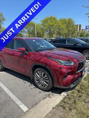 2021 Toyota Highlander Hybrid Platinum