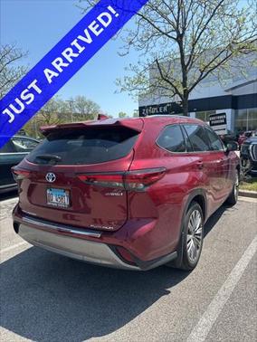 2021 Toyota Highlander Hybrid Platinum