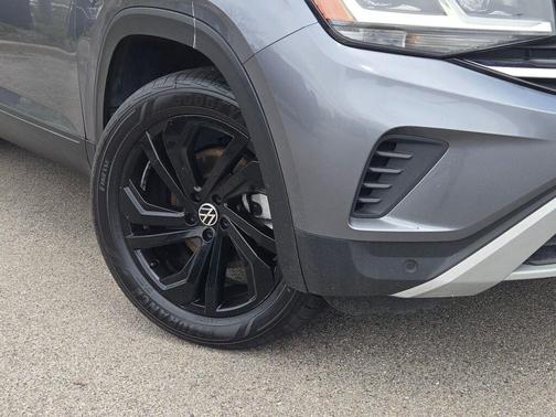 2023 Volkswagen Atlas 3.6L SE w/Technology