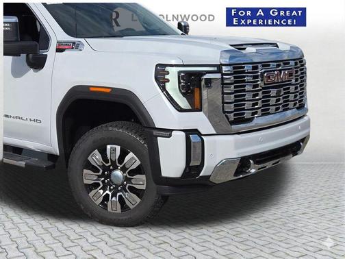 Glacier White Tricoat 2026 GMC Sierra 3500 Denali