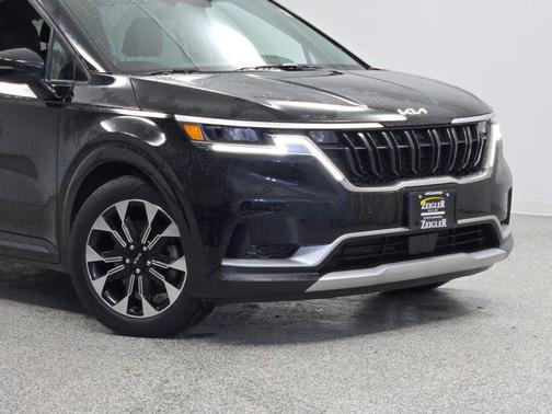 2024 Kia Carnival EX