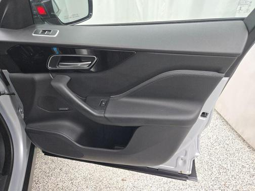 2019 Jaguar F-PACE 25t Premium