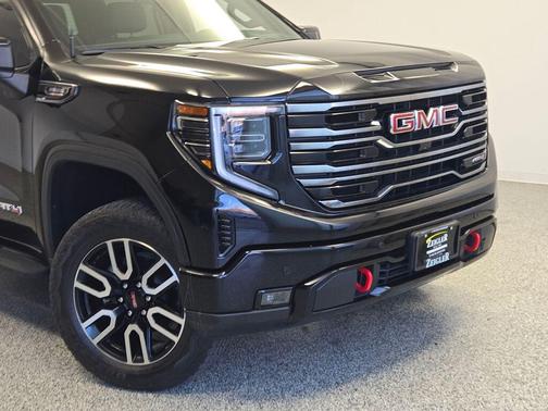 Onyx Black 2025 GMC Sierra 1500 AT4