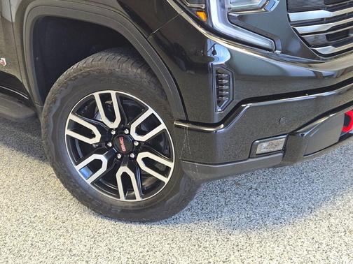 Onyx Black 2025 GMC Sierra 1500 AT4