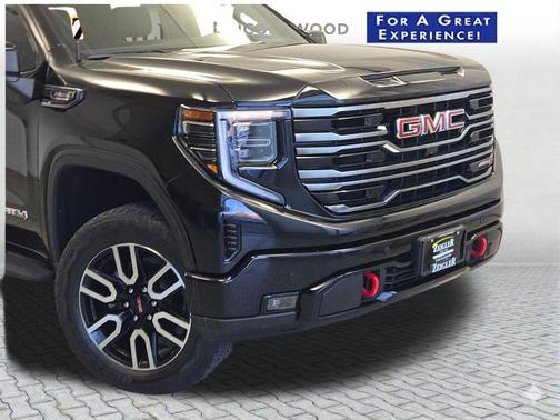 Onyx Black 2025 GMC Sierra 1500 AT4