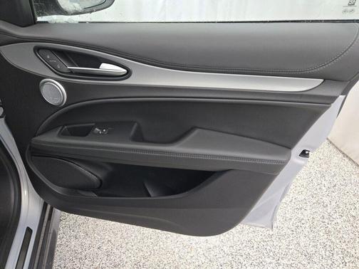 2024 Alfa Romeo Stelvio Ti