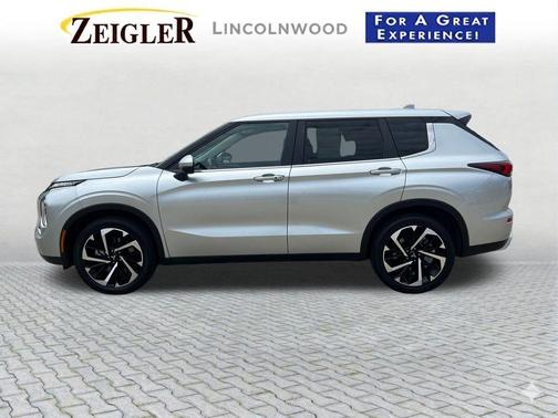 Alloy Silver Metallic/Black Roof 2024 Mitsubishi Outlander SE