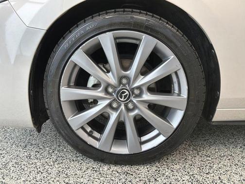 Platinum Quartz Metallic 2024 Mazda Mazda3 FWD w/Preferred Package