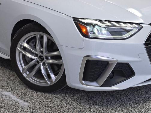2022 Audi A4 45 S line Premium Plus