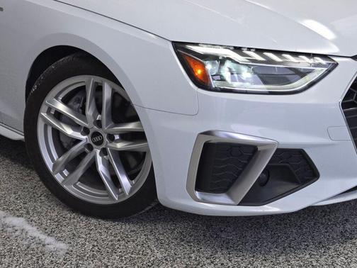 2022 Audi A4 45 S line Premium Plus