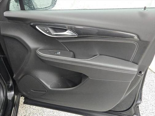 2022 Buick Envision FWD Essence
