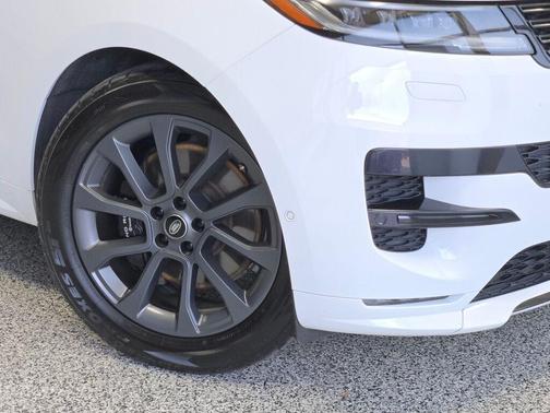 2024 Land Rover Range Rover Sport SE