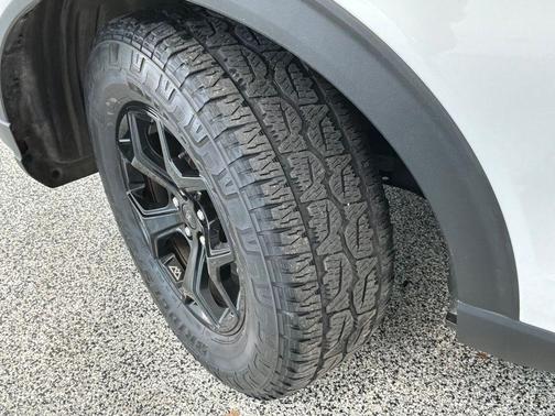Star White Metallic Tri-Coat 2021 Ford Explorer Timberline