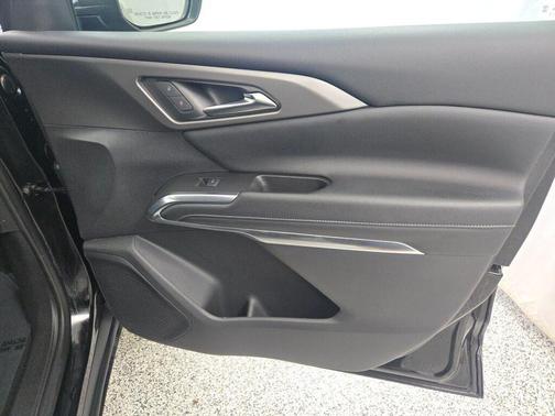 Mosaic Black Metallic 2024 Chevrolet Traverse LT