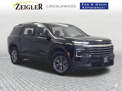 Mosaic Black Metallic 2024 Chevrolet Traverse LT