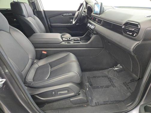 Modern Steel Metallic 2025 Honda Pilot Touring 8-Passenger