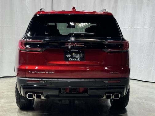 2024 GMC Acadia AWD AT4