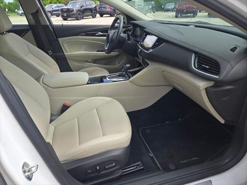 2019 Buick Regal Sportback FWD Essence