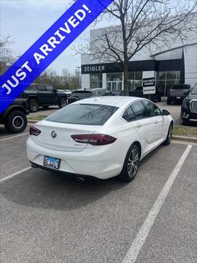 2019 Buick Regal Sportback FWD Essence