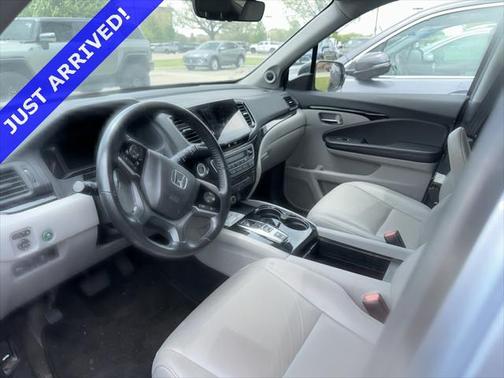 2022 Honda Pilot Touring 8-Passenger