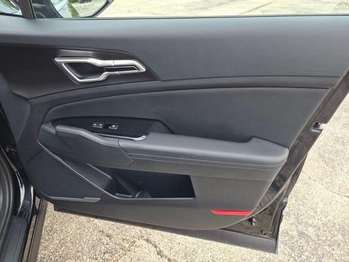 Ebony Black 2024 Kia Sportage EX