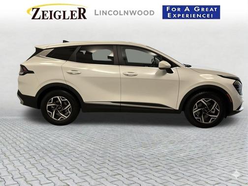 Snow White Pearl 2024 Kia Sportage LX