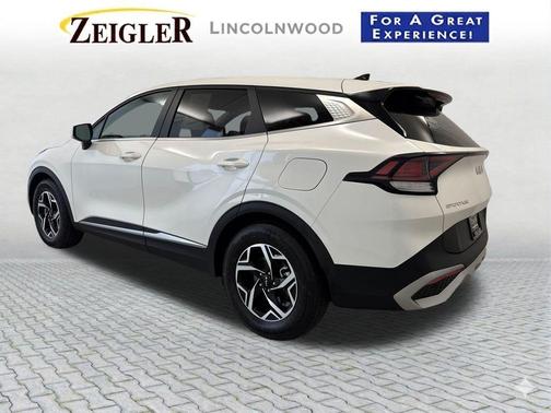 Snow White Pearl 2024 Kia Sportage LX