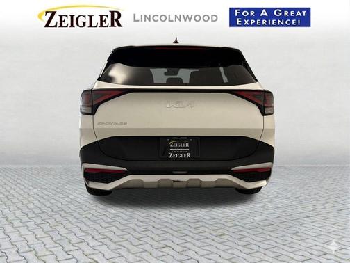 Snow White Pearl 2024 Kia Sportage LX