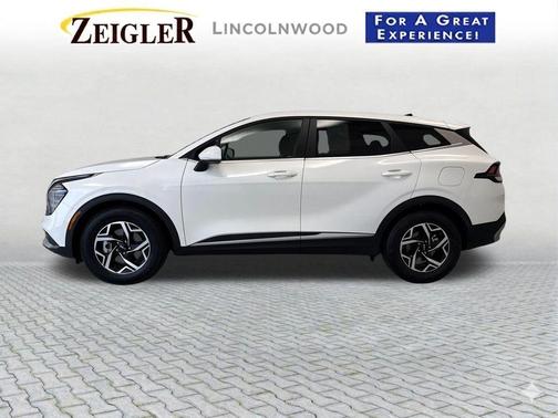 Snow White Pearl 2024 Kia Sportage LX