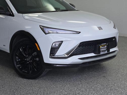 Summit White 2025 Buick Envista Sport Touring FWD