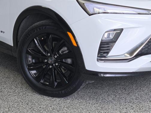 Summit White 2025 Buick Envista Sport Touring FWD