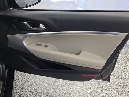 2022 Genesis G70 2.0T AWD