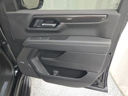 2025 GMC Yukon XL 4WD Elevation