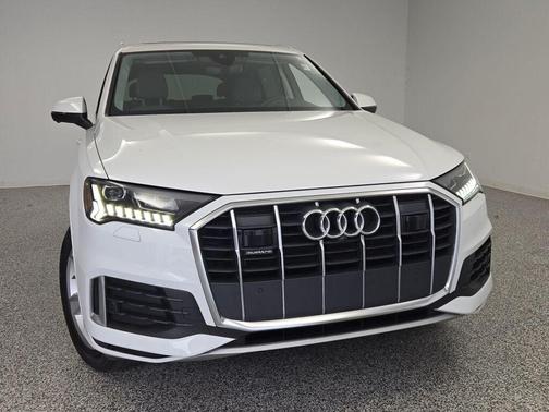 2024 Audi Q7 45 Premium Plus