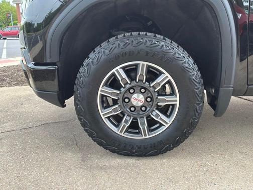 Onyx Black 2024 GMC Sierra 1500 AT4