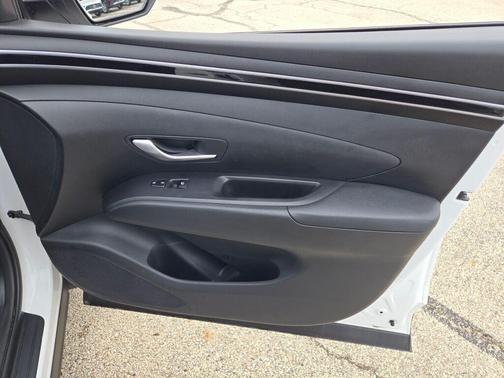 White Pearl 2024 Hyundai TUCSON SEL